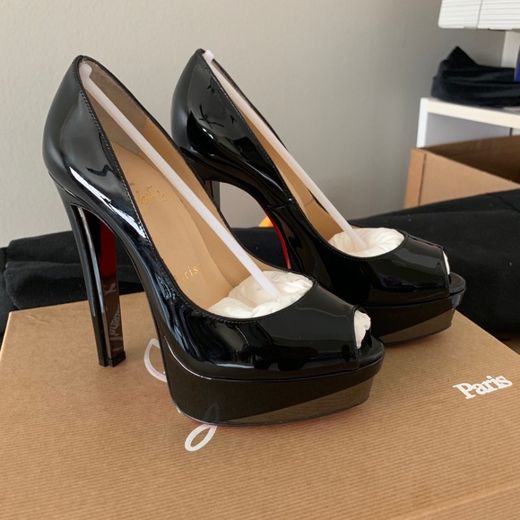 Christian Louboutin Shoes - Christian Louboutin Tuctivvista NWT size 5